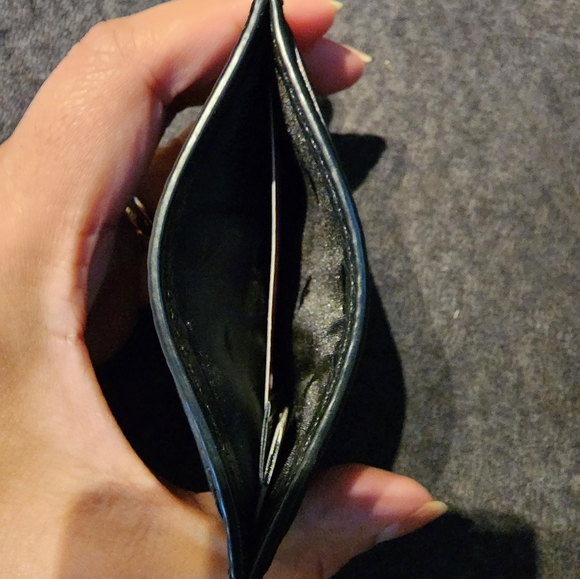 SOLD EUC Katespade black cardholder - Picture 3 of 4
